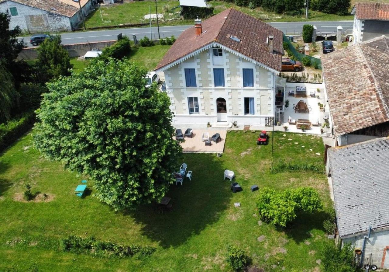 Montplaisir Bed & Breakfast Montendre Bagian luar foto
