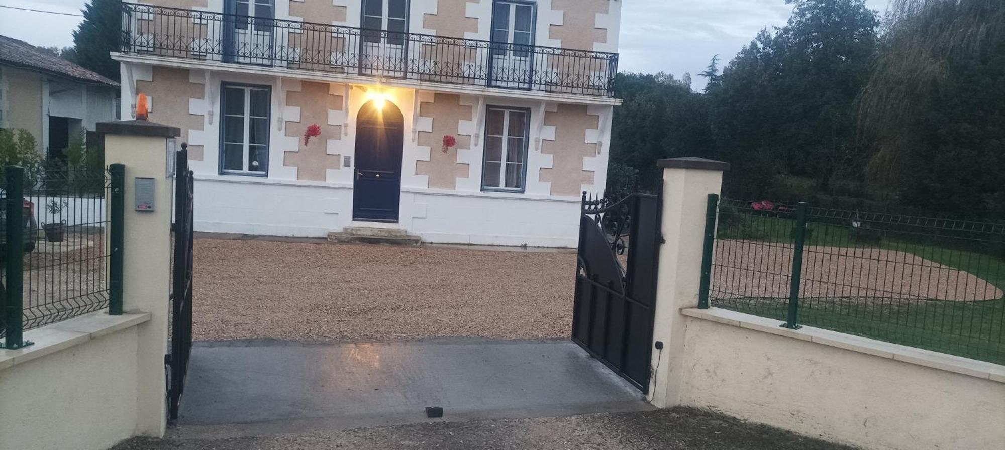 Montplaisir Bed & Breakfast Montendre Bagian luar foto