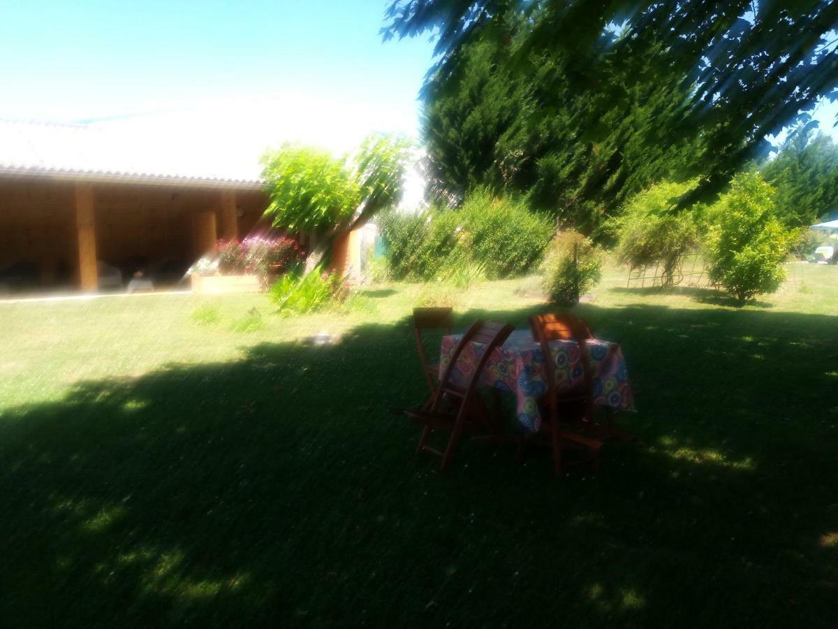 Montplaisir Bed & Breakfast Montendre Bagian luar foto