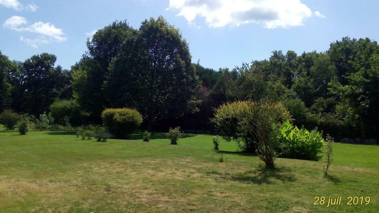Montplaisir Bed & Breakfast Montendre Bagian luar foto