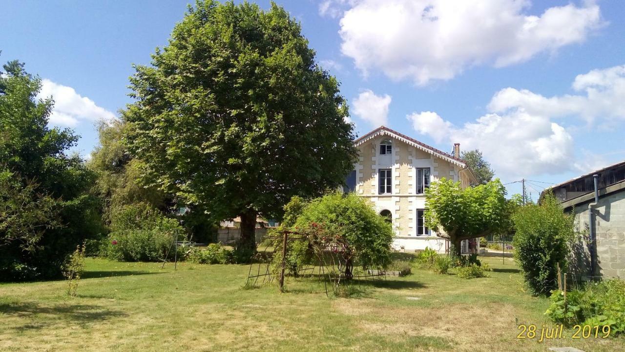 Montplaisir Bed & Breakfast Montendre Bagian luar foto