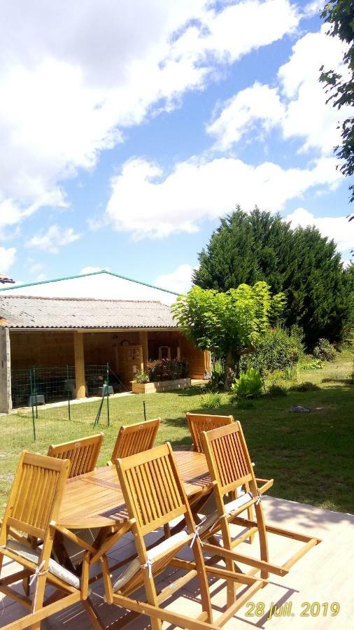 Montplaisir Bed & Breakfast Montendre Bagian luar foto